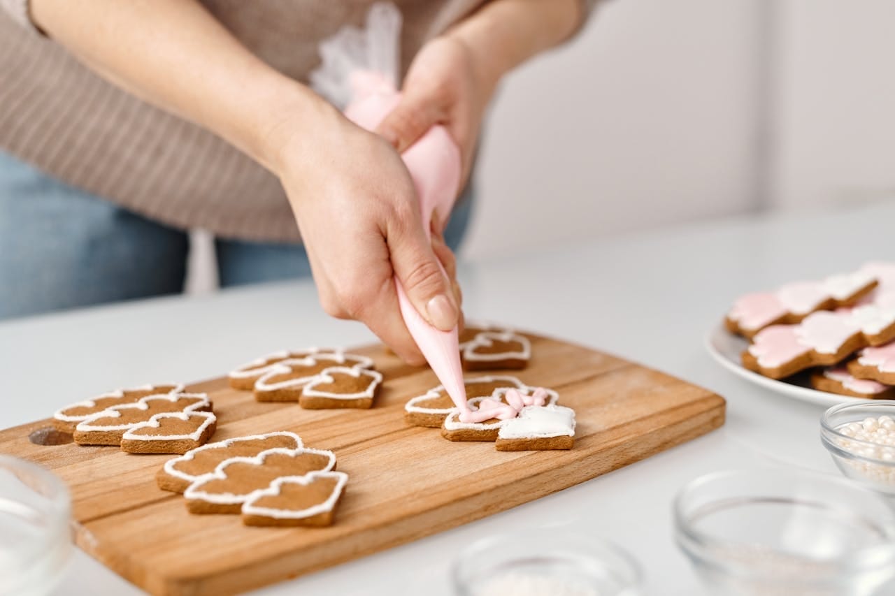 Gingerbread Decorating