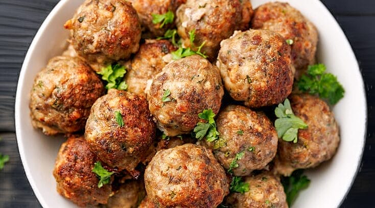 A plate of meatballs.