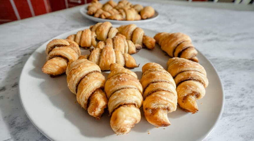 Cinnamon Crescents on a plate